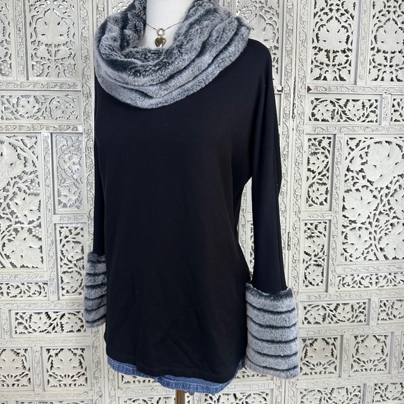 Soft Surroundings Black & Gray Faux Fur Cowl Neck Soft Tunic Sweater Sz Small - Picture 4 of 7